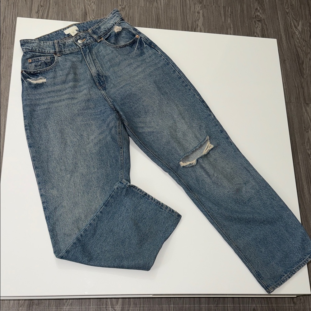 H&M wide leg boot cut women jeans size 8  or Euro 40. Pre owned like new - Picture 1 of 8